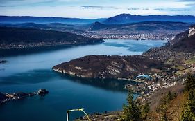 100 Geneve Joli T2 Avec Place De Parking Privee